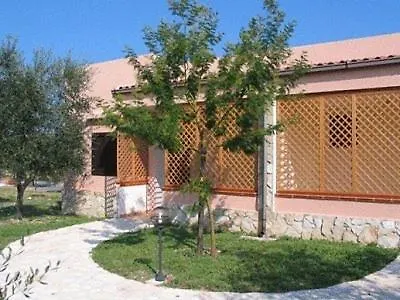 Santa Maria Villaggio Turistico 3*